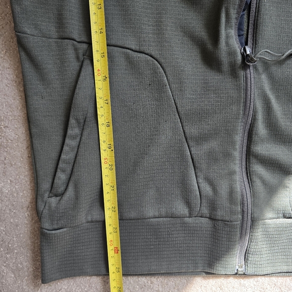 Men’s Medium North Face jacket - Picture 6 of 9